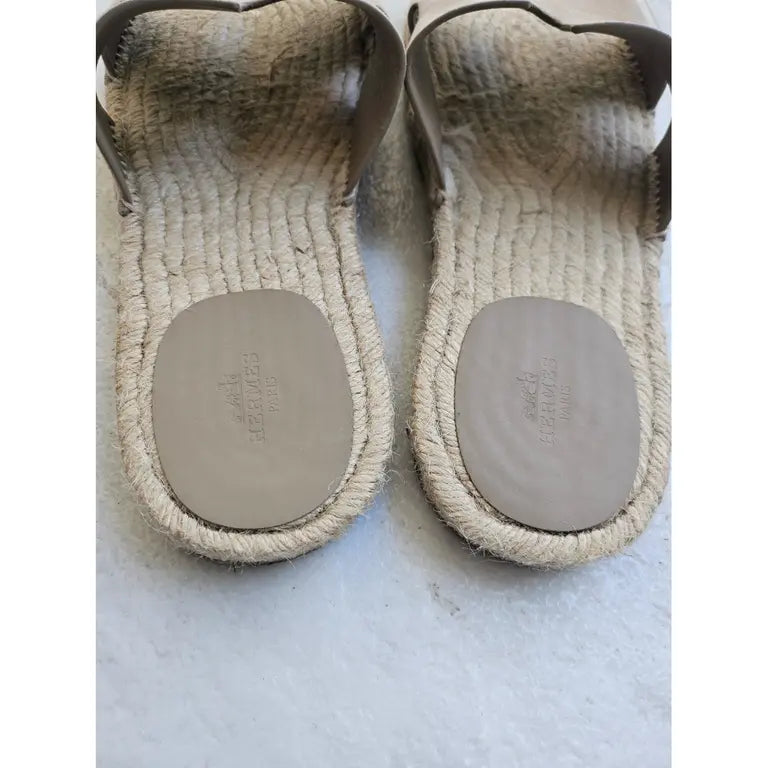 Hermès "Izmir Beige sandals"