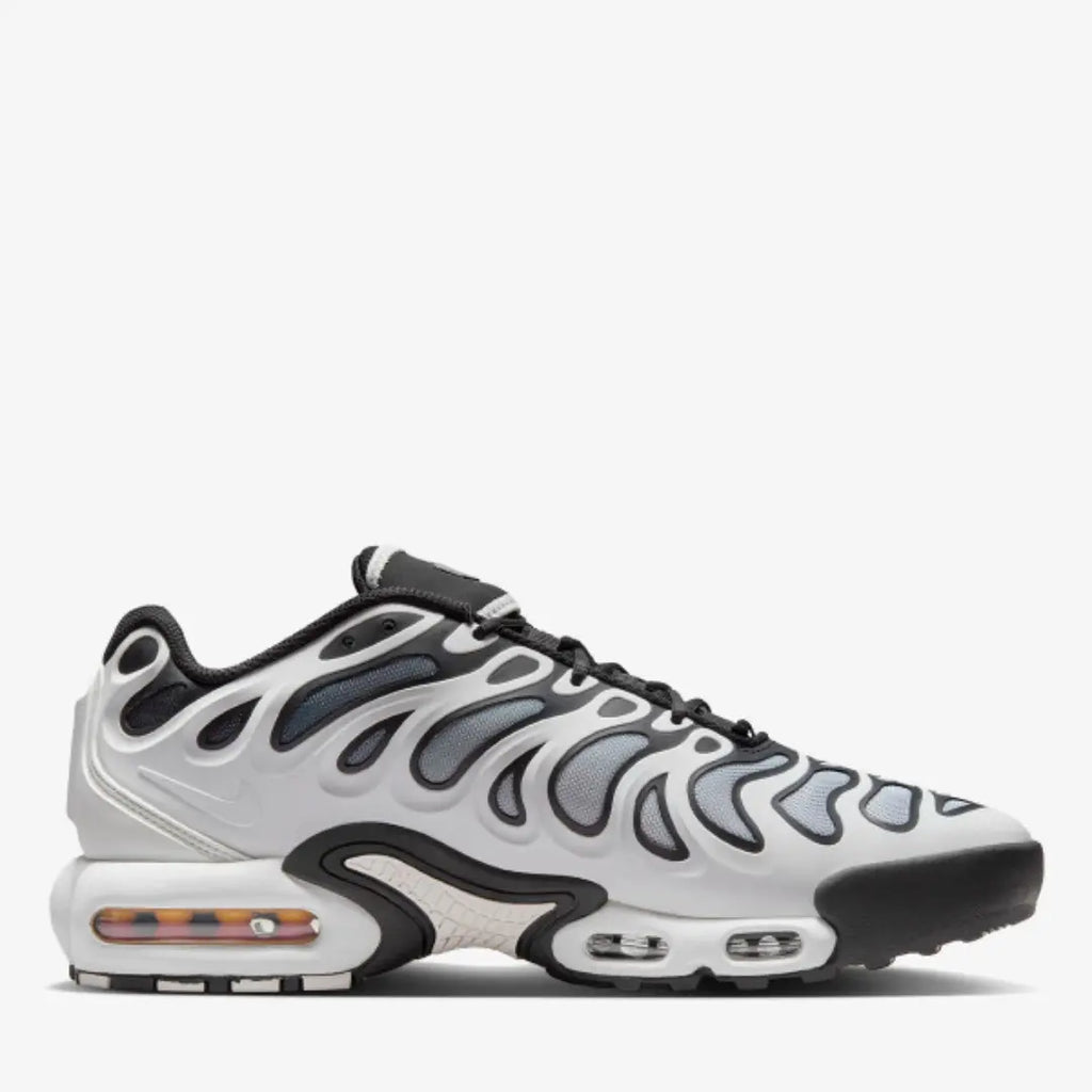 Nike TN Drift Summit White/Black patike – prednji ugao i detalji gornjišta